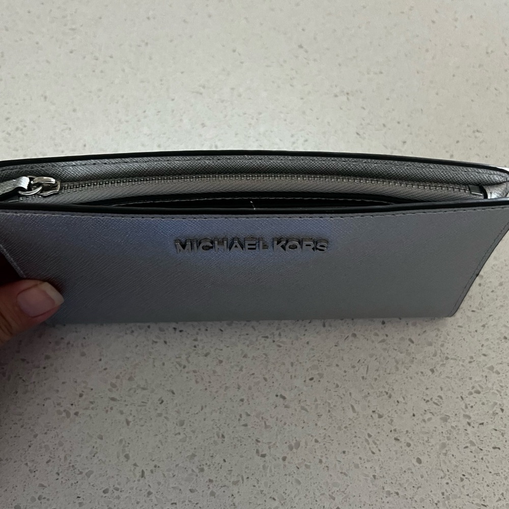 MK Wallet - Picture 3 of 5